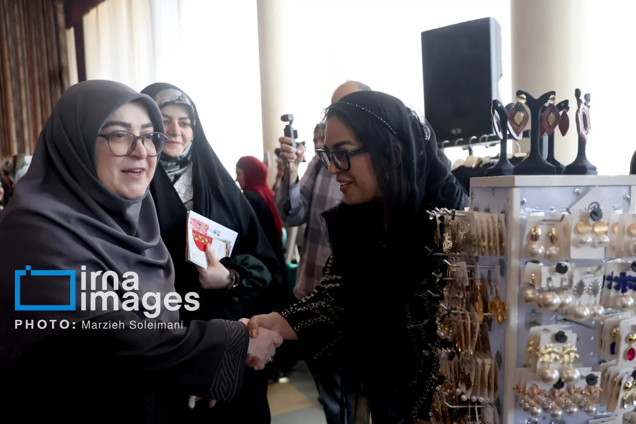 همسر عراقچی، دختر پزشکیان، زنجیرهای طلا و جیب‌ خالی ما!