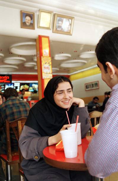 یک عکس نوستالژیک کاملا دخترانه و تفسیر پذیر از شمال تهران