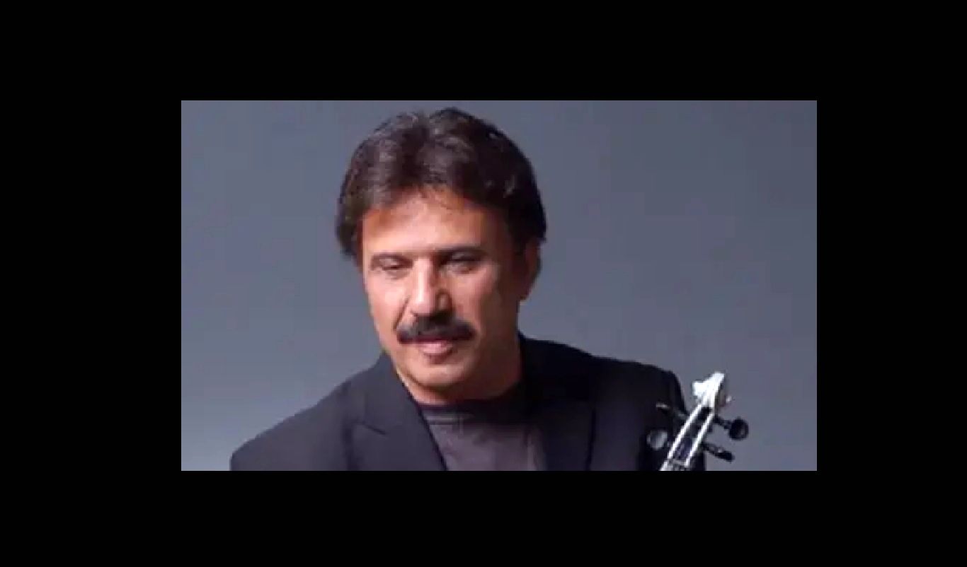 (( ROW-ROW )) کردن بیژن مرتضوی با ویلن سفیدش در فینال جام جهانی ۲۰۲۶ + عکس و ویدیو