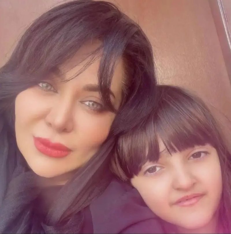 لحظه ای خاص از زندگی شخصی فقیهه سلطانی ؛ بازیگر (( جزر و مد )) در کنار دخترش !