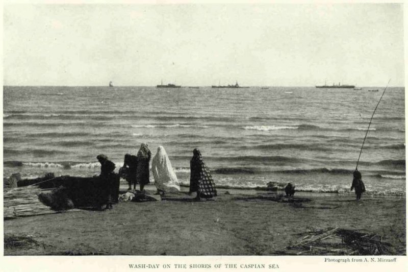 شستشو در کرانه دریای خزر (Caspian Sea)