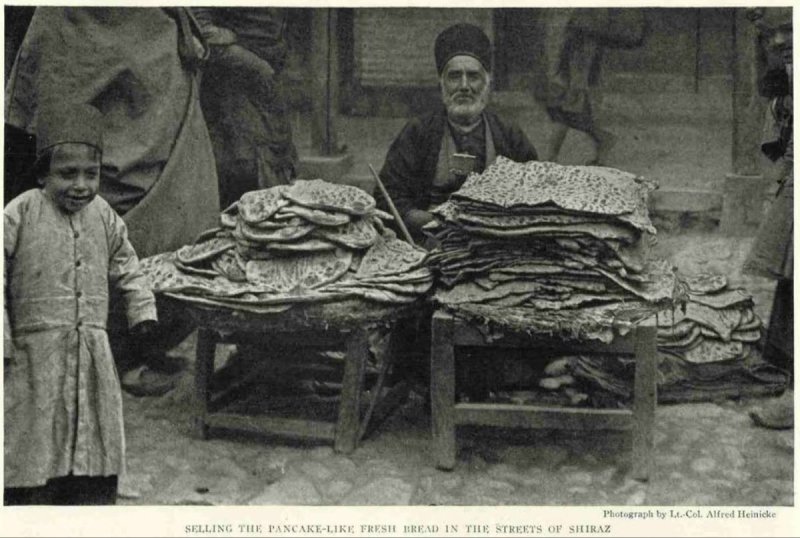 فروش نان در شیراز