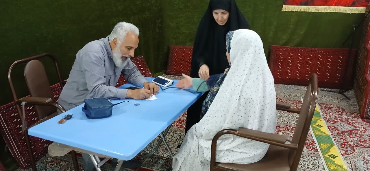 پرپایی میز خدمات پزشکی و سلامت در محله زمزم