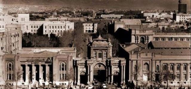 سر در باغ ملی 1330
