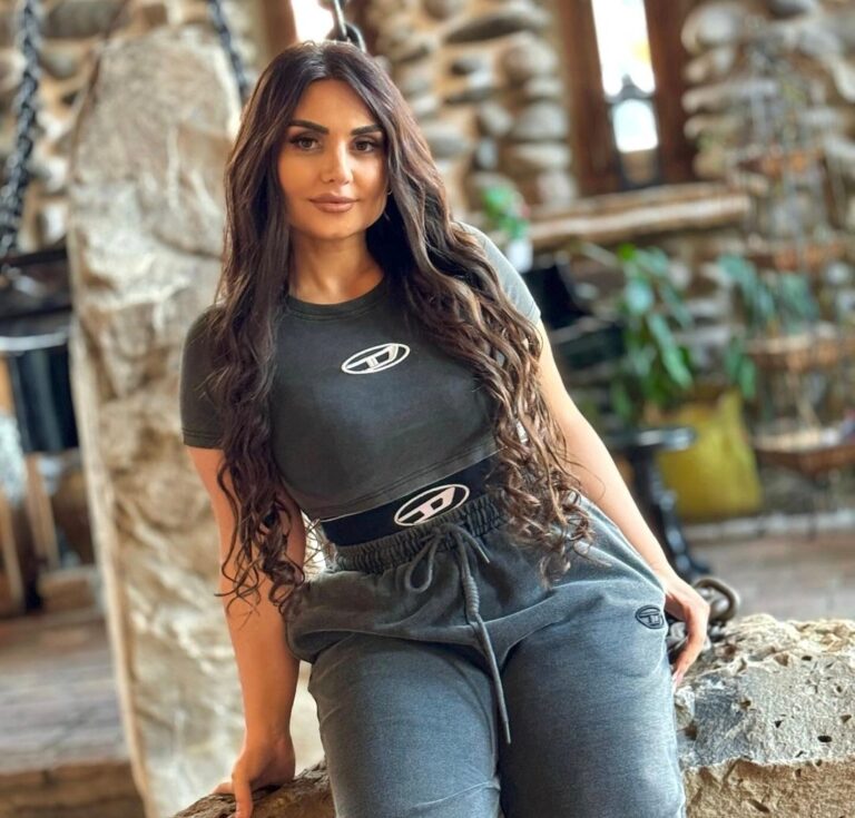 بیوگرافی شبنم تووزلو ( ماجرای سفر به ایران + همسران )